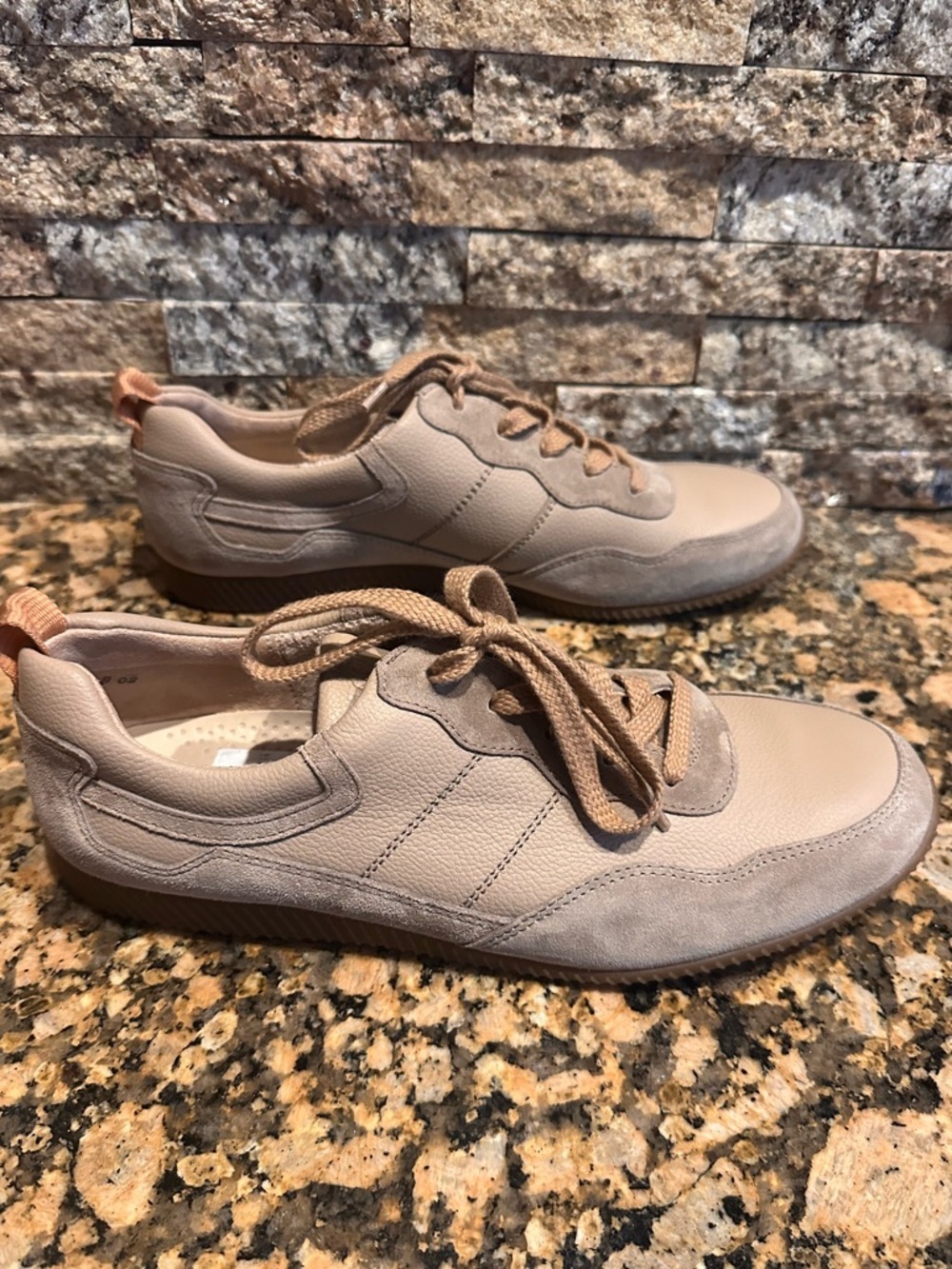 PAUL GREEN
Chantel Sneaker - Picture 8 of 15